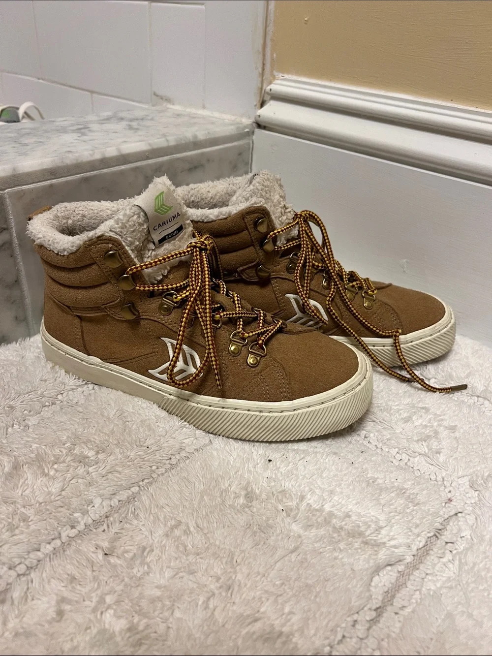Cariuma Women’s Caturi Tan High-Top Sneaker Boot with Sherpa Lining, 7